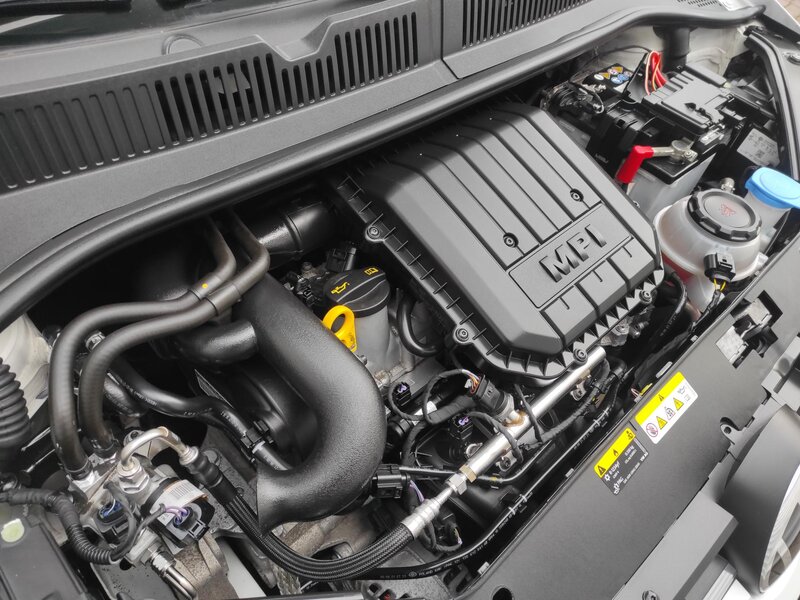 Volkswagen - up! - 1,0ECO CNG, ČR, 1 MAJITEL Volkswagen - up! - 1,0ECO CNG, ČR, 1 MAJITEL