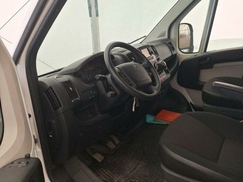 Peugeot - Boxer - 2,0BlueHDi L2H1, 6 míst, ČR