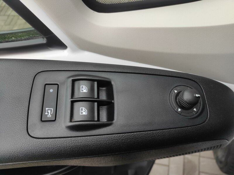 Peugeot - Boxer - 2,0BlueHDi L2H1, 6 míst, ČR Peugeot - Boxer - 2,0BlueHDi L2H1, 6 míst, ČR