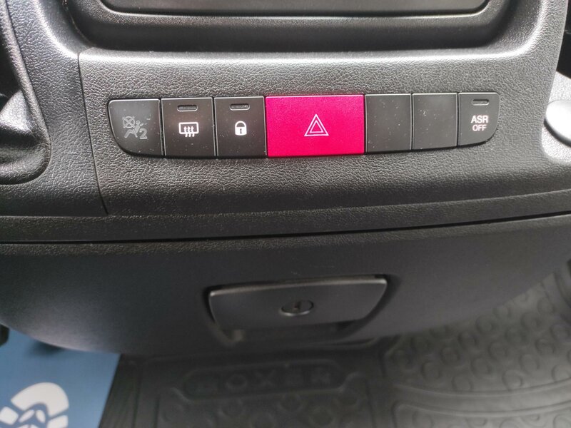 Peugeot - Boxer - 2,0BlueHDi L2H1, 6 míst, ČR Peugeot - Boxer - 2,0BlueHDi L2H1, 6 míst, ČR
