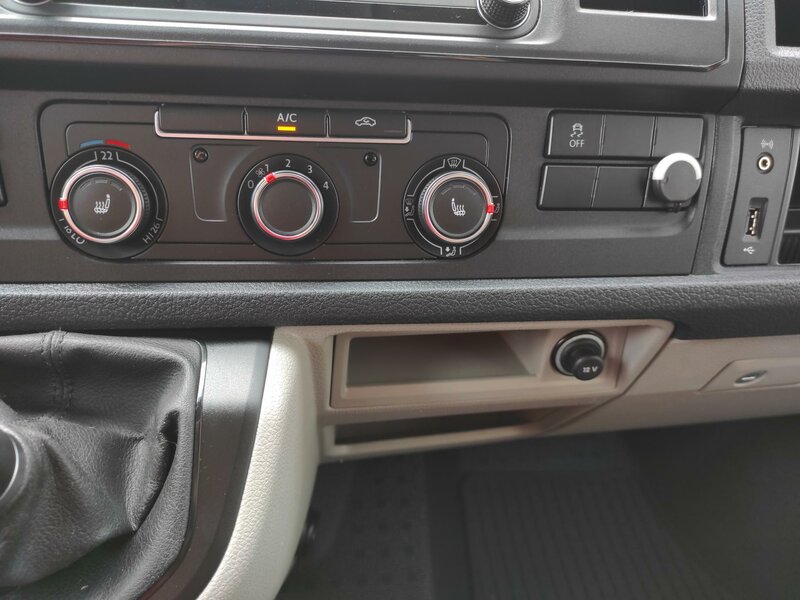 Volkswagen - Transporter - 2,0TDi 4x4, Long, Dílna, ČR