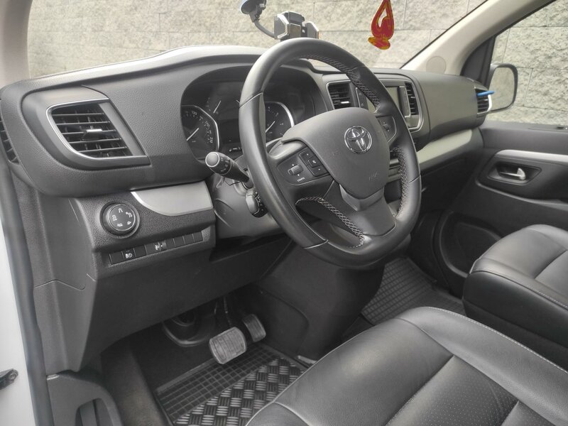 Toyota - ProAce - 2,0D L2, AT, VIP, 7míst, ČR