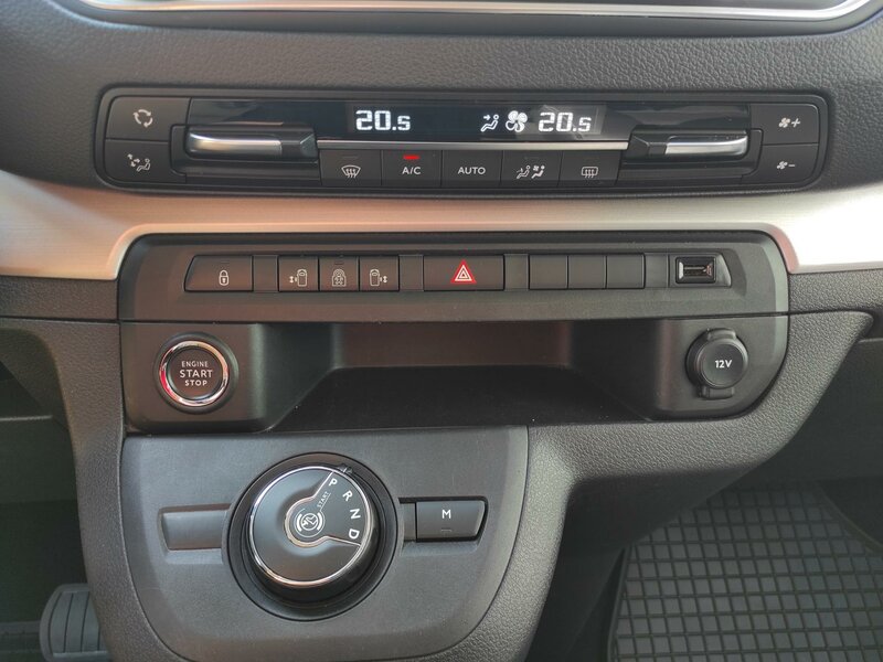 Toyota - ProAce - 2,0D L2, AT, VIP, 7míst, ČR