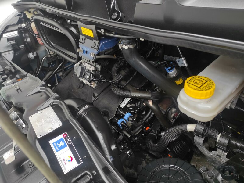 Peugeot - Boxer - 2,2BlueHDi 9 míst, L2H2, Tažné
