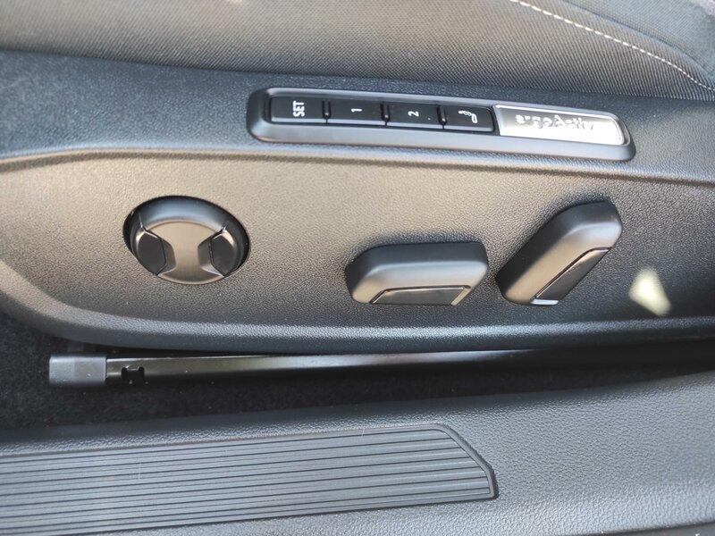Volkswagen - Golf - 1,5eTSi DSG, mHev, STYLE, ČR