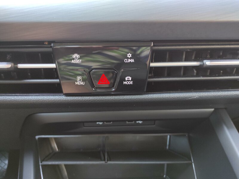 Volkswagen - Golf - 1,5eTSi DSG, mHev, STYLE, ČR