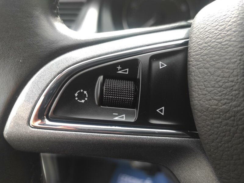 Škoda - Rapid - 1,2TSi ČR, ALU, Bílá Perleť Škoda - Rapid - 1,2TSi ČR, ALU, Bílá Perleť