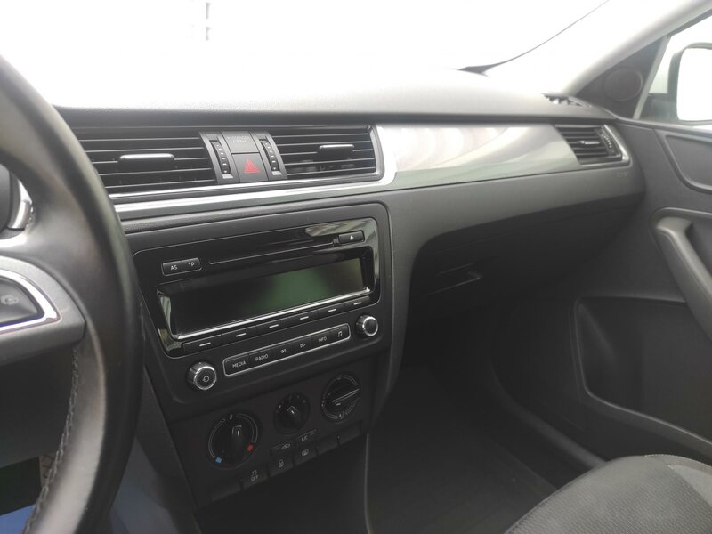 Škoda - Rapid - 1,2TSi ČR, ALU, Bílá Perleť Škoda - Rapid - 1,2TSi ČR, ALU, Bílá Perleť