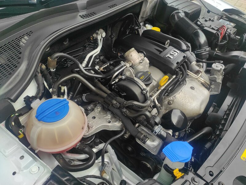 Škoda - Rapid - 1,2TSi ČR, ALU, Bílá Perleť Škoda - Rapid - 1,2TSi ČR, ALU, Bílá Perleť