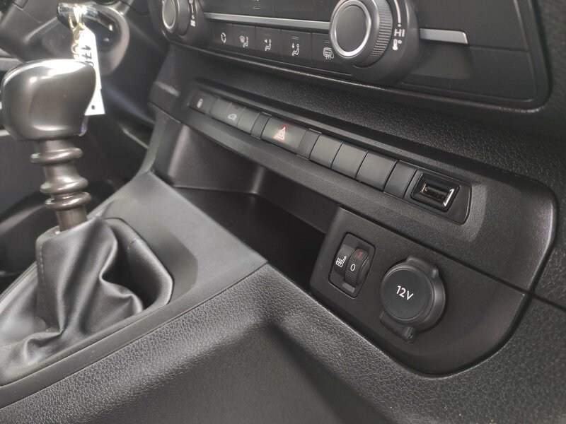 Toyota - ProAce - 1,5D-4D L1, Active, ČR, Navi