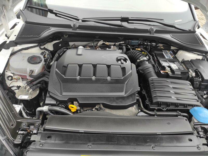 Škoda - Octavia - 2,0TDi Style, ČR, Navi