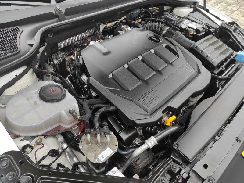 Škoda - Octavia - 2,0TDi Style, ČR, Navi