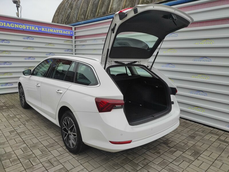 Škoda - Octavia - 2,0TDi Style, ČR, Navi