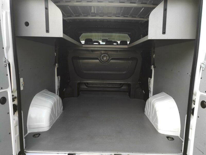 Opel - Movano - 2,2BHDi L2H1, 7 míst, Vestavba Opel - Movano - 2,2BHDi L2H1, 7 míst, Vestavba