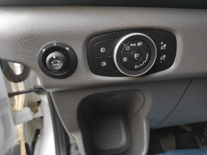 Ford - Transit - 2,0eBlue DCiV,L3,5 míst,Tažné Ford - Transit - 2,0eBlue DCiV,L3,5 míst,Tažné