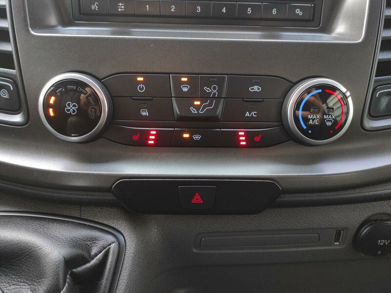 Ford - Transit - 2,0eBlue DCiV,L3,5 míst,Tažné Ford - Transit - 2,0eBlue DCiV,L3,5 míst,Tažné