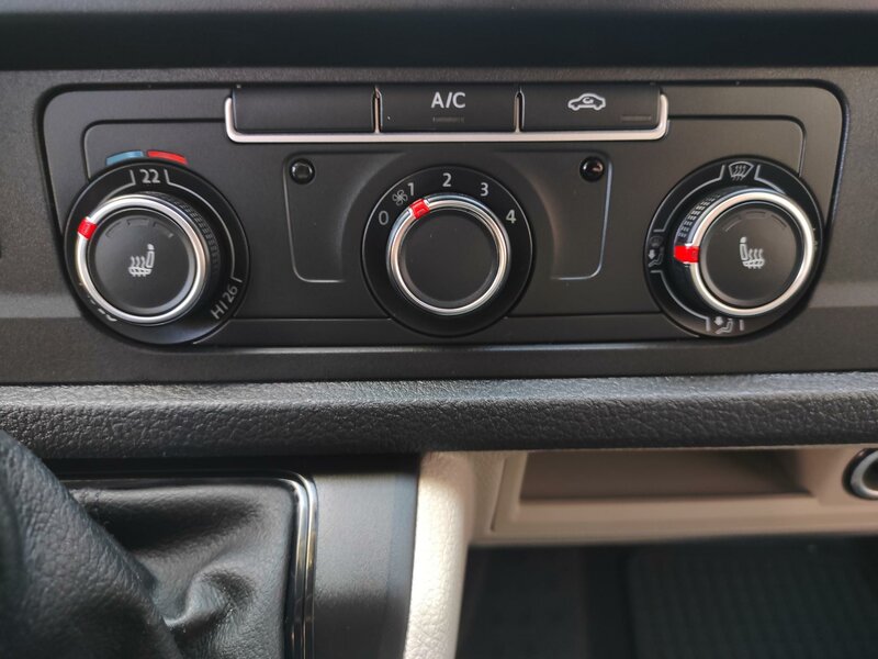 Volkswagen - Transporter - 2,0TDi DSG,Long,Dílna,2xDveře Volkswagen - Transporter - 2,0TDi DSG,Long,Dílna,2xDveře