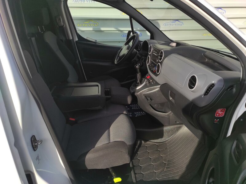 Citroën - Berlingo - 1,6BlueHDi L1, 3 místa!, ČR Citroën - Berlingo - 1,6BlueHDi L1, 3 místa!, ČR