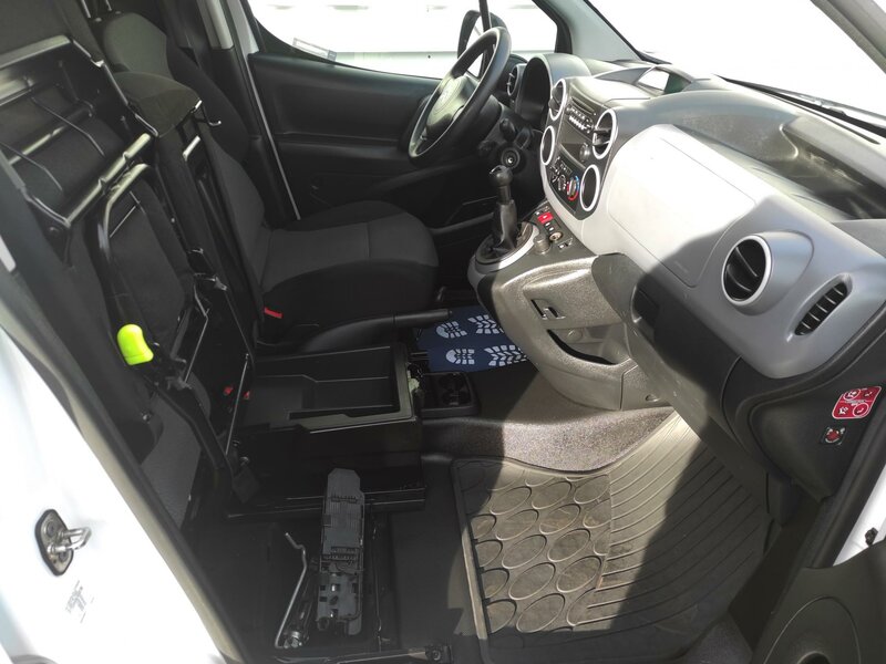 Citroën - Berlingo - 1,6BlueHDi L1, 3 místa!, ČR Citroën - Berlingo - 1,6BlueHDi L1, 3 místa!, ČR