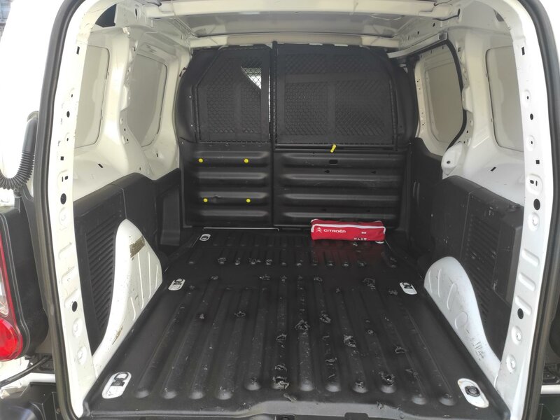 Citroën - Berlingo - 1,6BlueHDi L1, 3 místa!, ČR Citroën - Berlingo - 1,6BlueHDi L1, 3 místa!, ČR