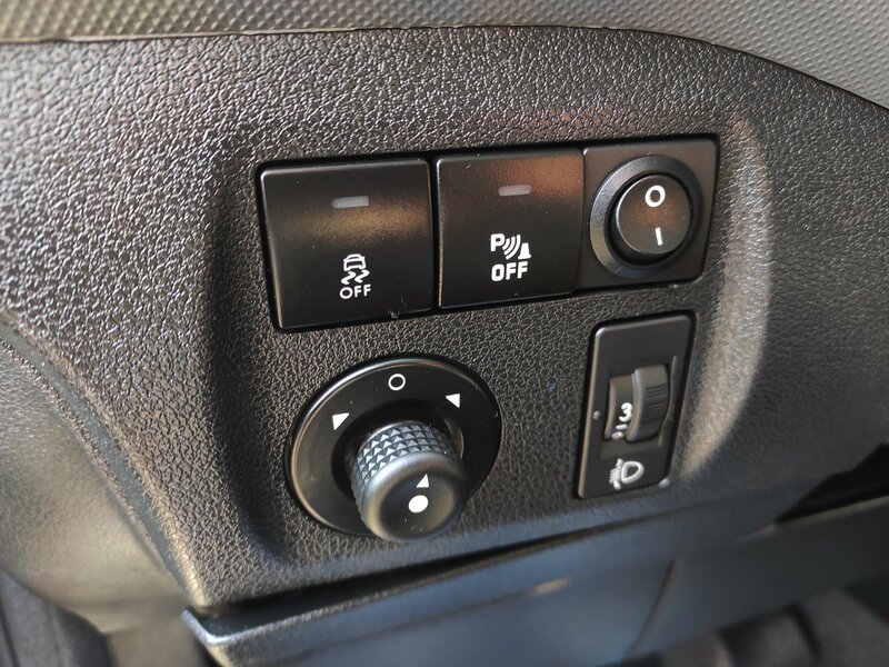 Citroën - Berlingo - 1,6BlueHDi L1, 3 místa!, ČR Citroën - Berlingo - 1,6BlueHDi L1, 3 místa!, ČR