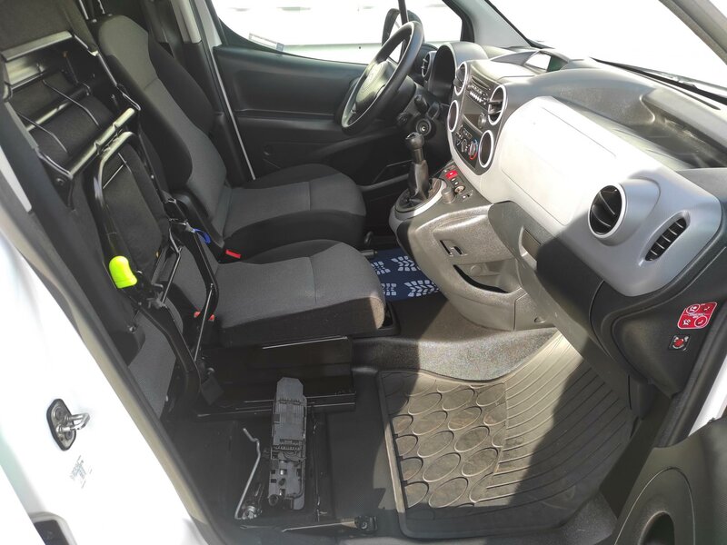 Peugeot - Partner - 1,6BlueHDi L1, 3 místa!, ČR