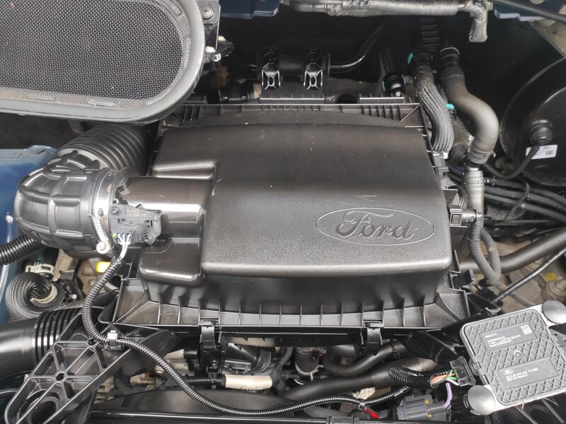 Ford - Transit - 2,0EcoBlue mHEV L2,9 míst, ČR