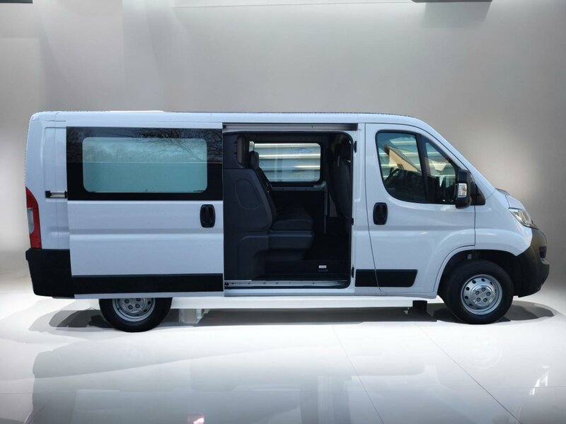 Opel - Movano - 2,2BHDi L2H1, 7 míst, Vestavba Opel - Movano - 2,2BHDi L2H1, 7 míst, Vestavba