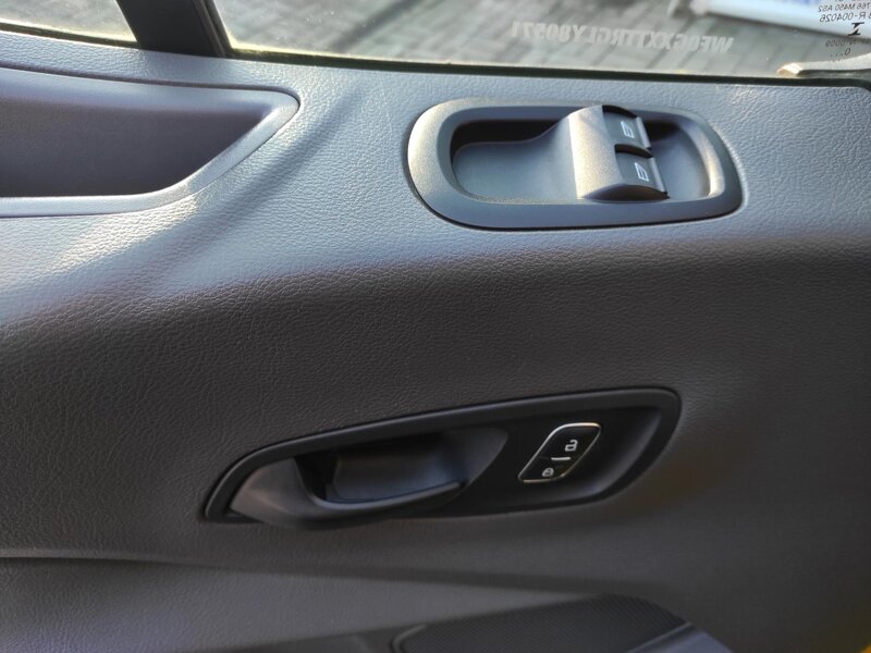 Ford - Transit - 2.0EcobBlue mHev, L2, 7 míst!