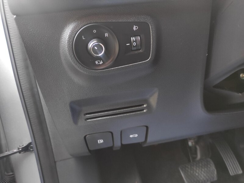 MG - ZS - 1,0i Automat, FULL výbava, ČR