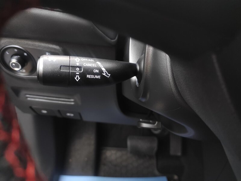 MG - ZS - 1,0i Automat, FULL výbava, ČR