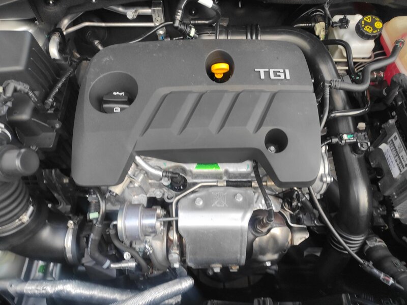 MG - ZS - 1,0i Automat, FULL výbava, ČR