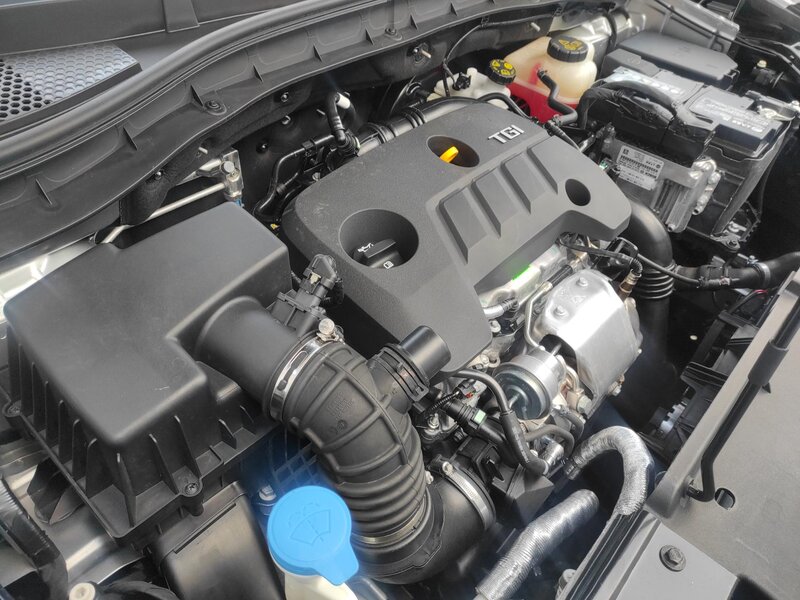 MG - ZS - 1,0i Automat, FULL výbava, ČR