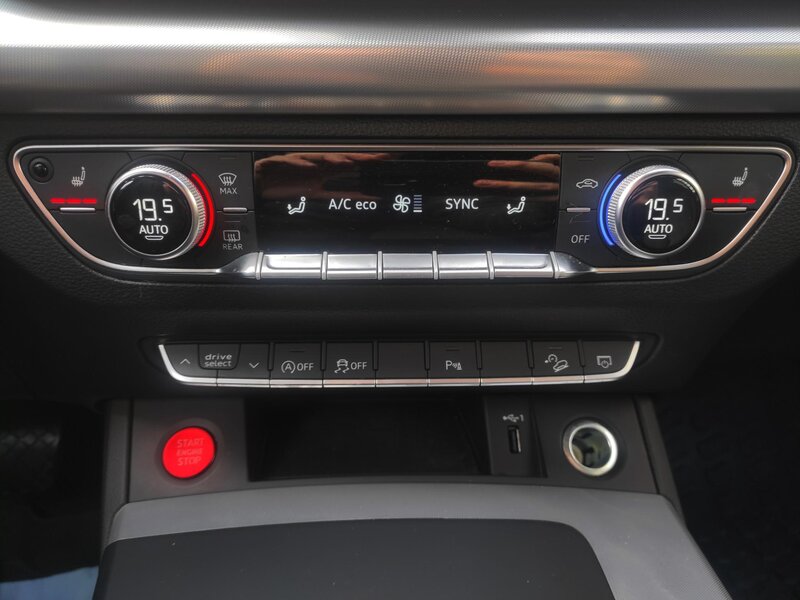 Audi - Q5 - 2,0TFSi 195kW,Sportback, 4x4