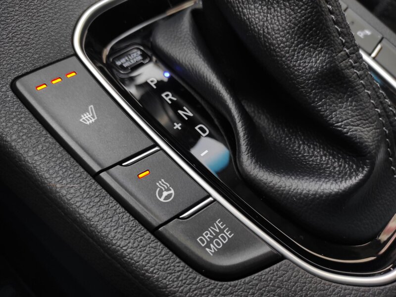 Hyundai - i30 - 1,5T-GDi mHev,48V,AT,Fastback