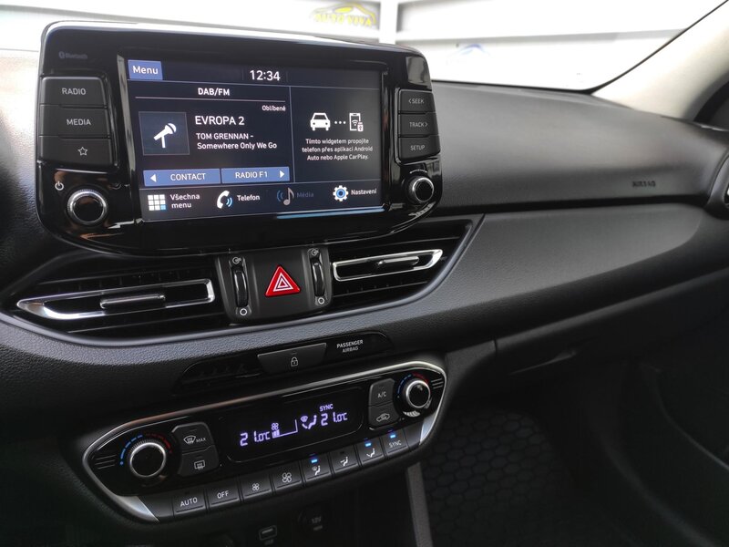 Hyundai - i30 - 1,5T-GDi mHev,48V,AT,Fastback