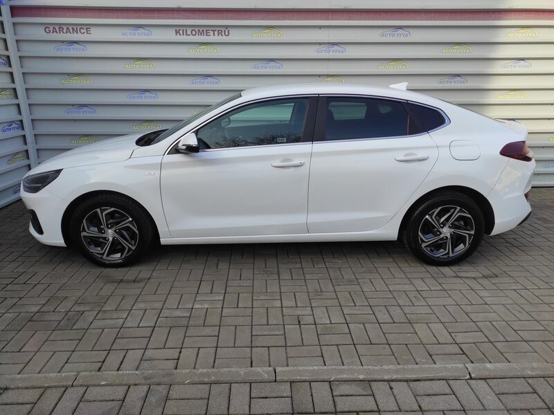 Hyundai - i30 - 1,5T-GDi mHev,48V,AT,Fastback