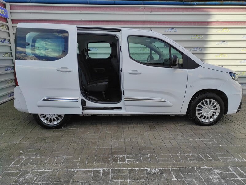 Toyota - ProAce City Verso - 1.5D-4d 100k L1 Shuttle