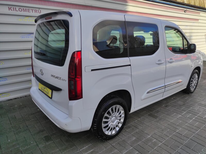 Toyota - ProAce City Verso - 1.5D-4d 100k L1 Shuttle