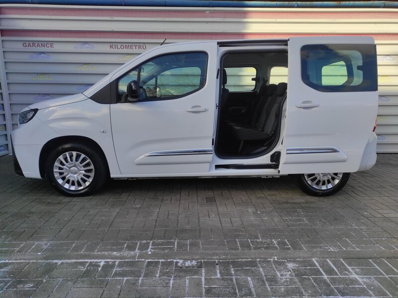 Toyota - ProAce City Verso - 1.5D-4d 100k L1 Shuttle