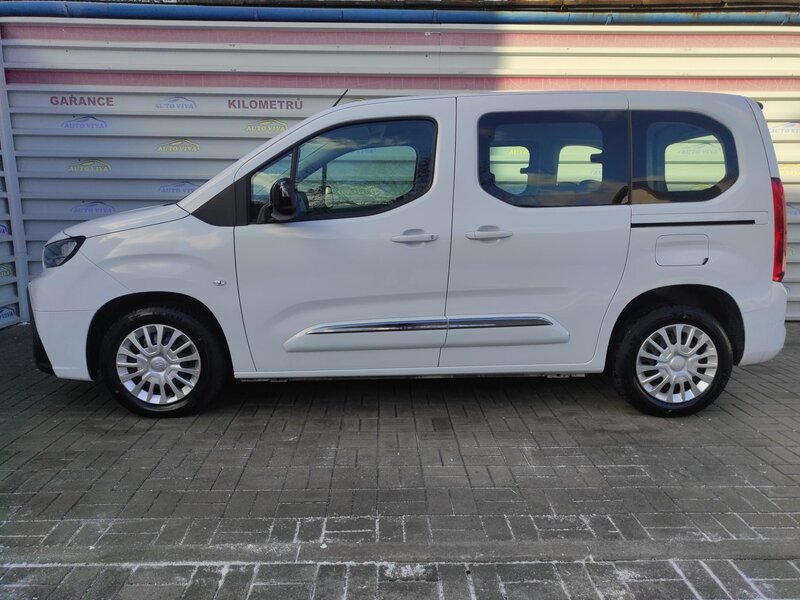 Toyota - ProAce City Verso - 1.5D-4d 100k L1 Shuttle