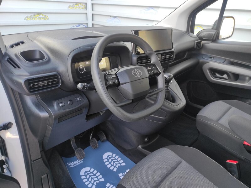 Toyota - ProAce City Verso - 1.5D-4d 100k L1 Shuttle