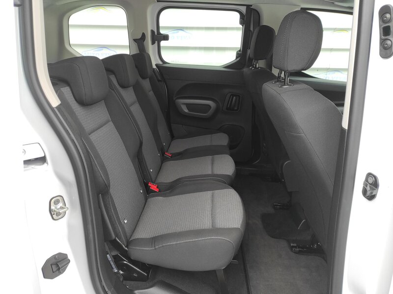 Toyota - ProAce City Verso - 1.5D-4d 100k L1 Shuttle