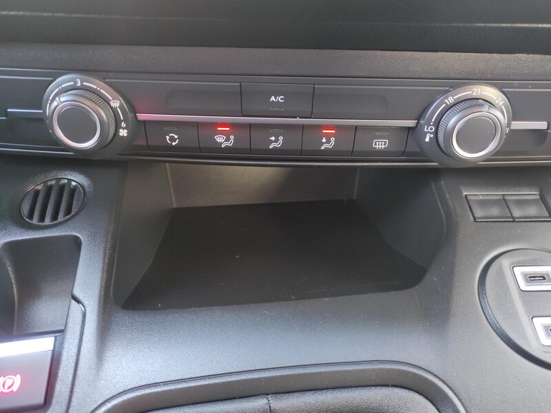 Toyota - ProAce City Verso - 1.5D-4d 100k L1 Shuttle