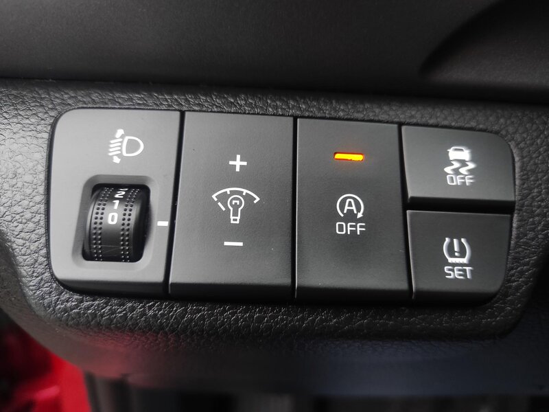 Kia - Stonic - 1,2DPi ČR, Tempomat, Kamera Kia - Stonic - 1,2DPi ČR, Tempomat, Kamera