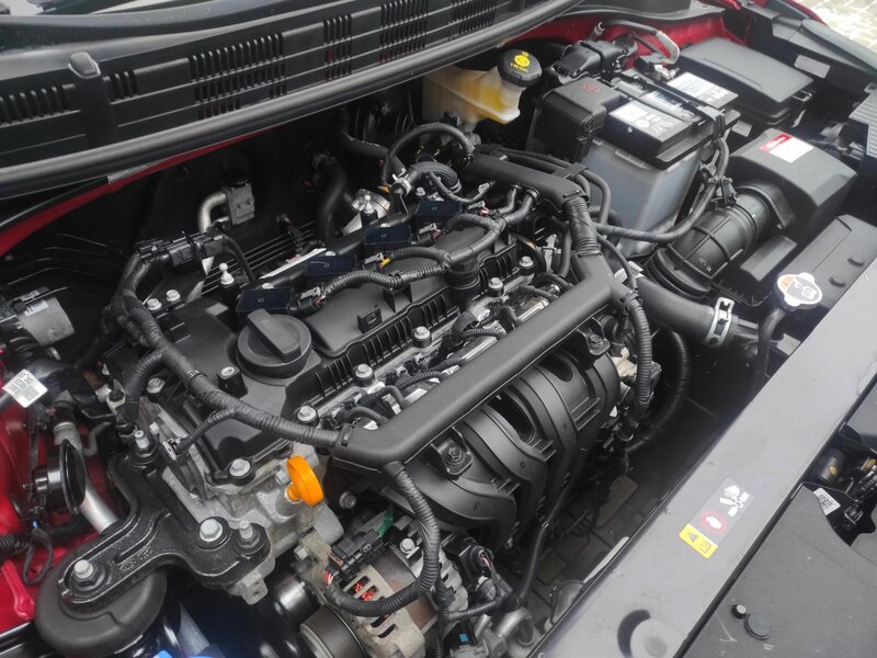 Kia - Stonic - 1,2DPi ČR, Tempomat, Kamera Kia - Stonic - 1,2DPi ČR, Tempomat, Kamera