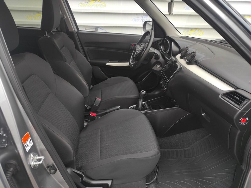 Suzuki - Swift - 1,2i 4x4!!, ČR, Serviska