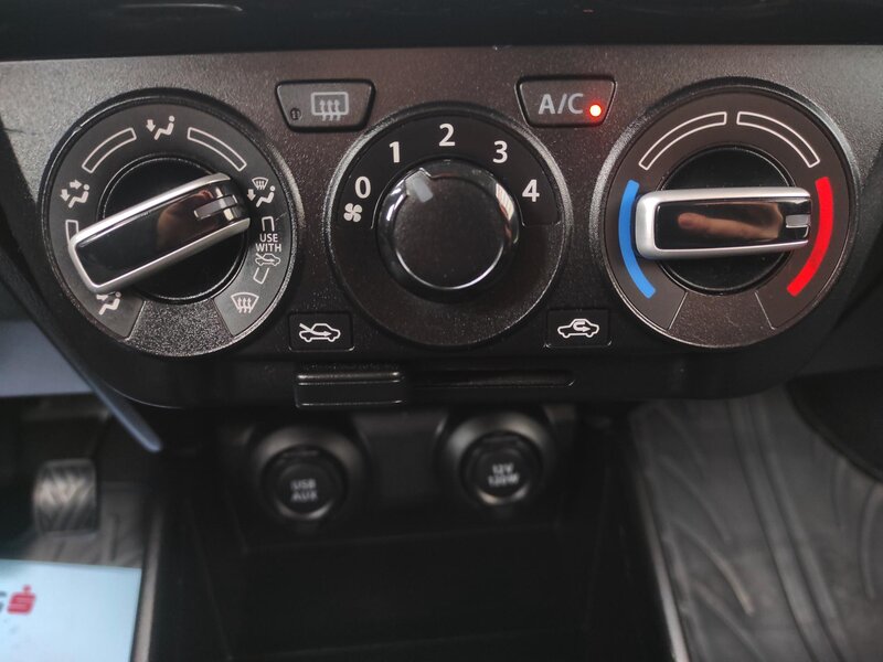 Suzuki - Swift - 1,2i 4x4!!, ČR, Serviska