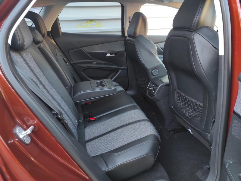 Peugeot - 3008 - 1,5bHDi Allure EAT8 S&amp;S Pano