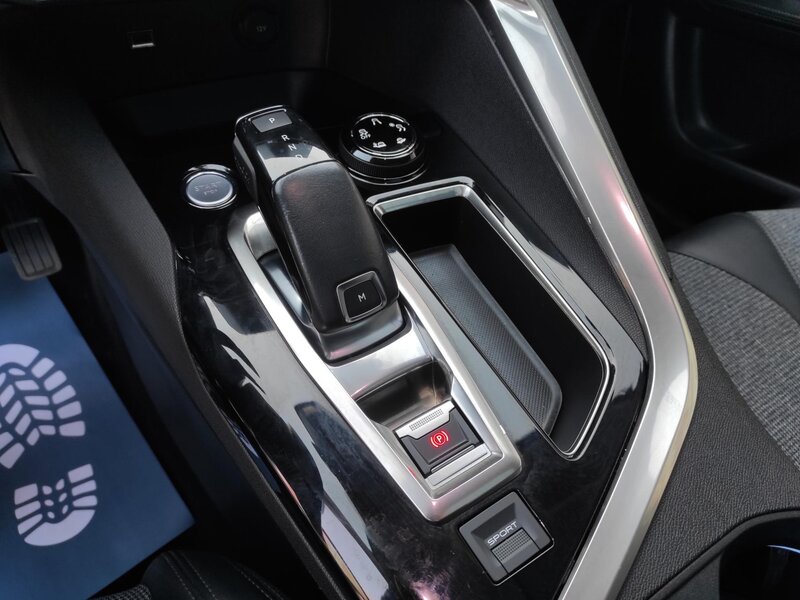 Peugeot - 3008 - 1,5bHDi Allure EAT8 S&amp;S Pano